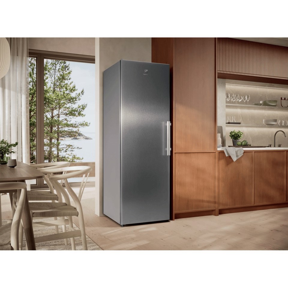 Electrolux Frigorifero Armadio Congelatore No Frost Classe E LUT6NE28U