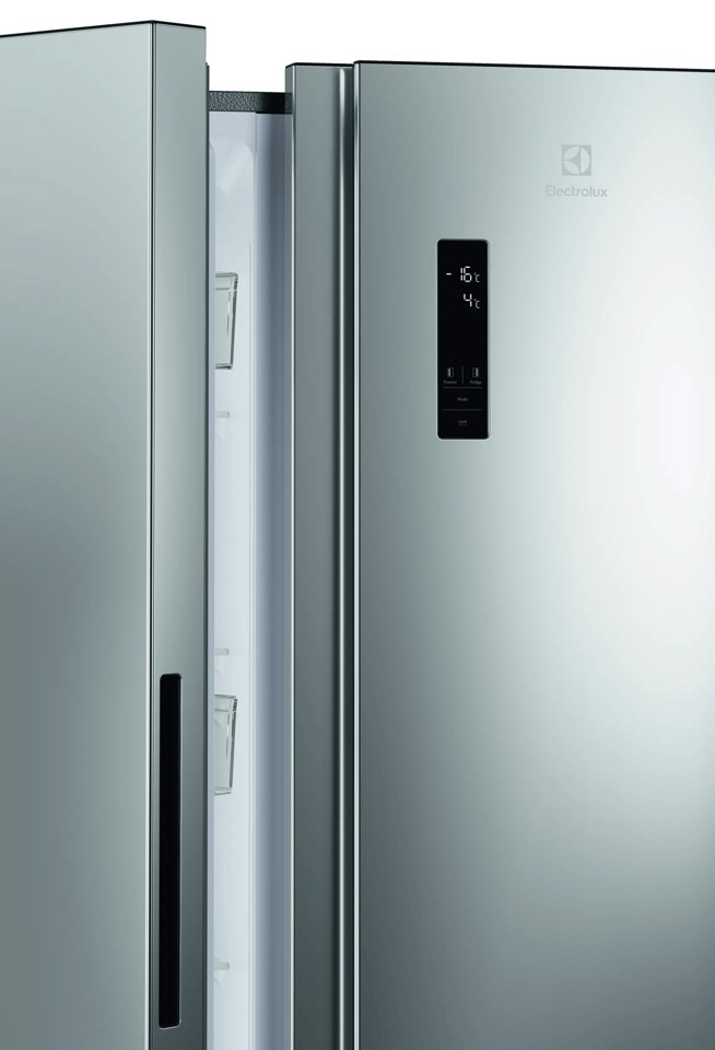 Electrolux Frigorifero Side By Side Multiflow Classe E EAT6ME53U0