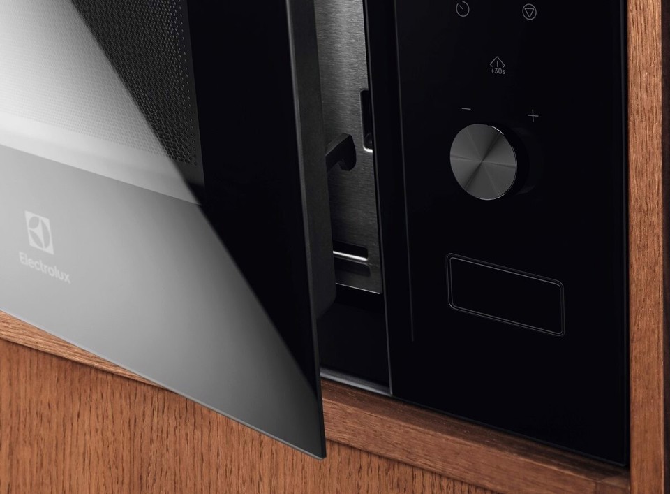 Electrolux MICROONDE MICROONDE GRILL 20lt CLASSE NERO 38cm LMS4203TMK
