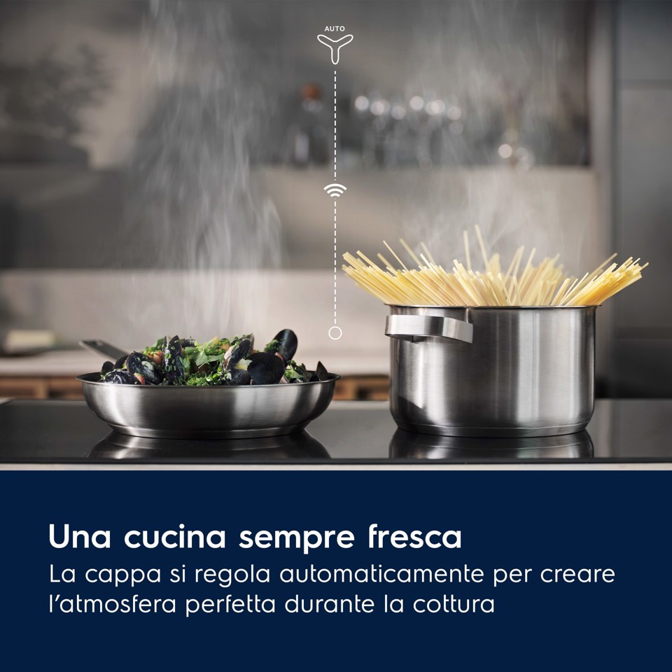 Electrolux Serie 700 KIS82453I Nero Da incasso 77 cm Piano cottura a induzione 4 Fornello(i)