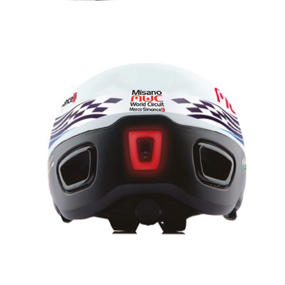 EMG Casco in co-branding con MWC powered by GIVI, omologato con luce led posteriore intermittente