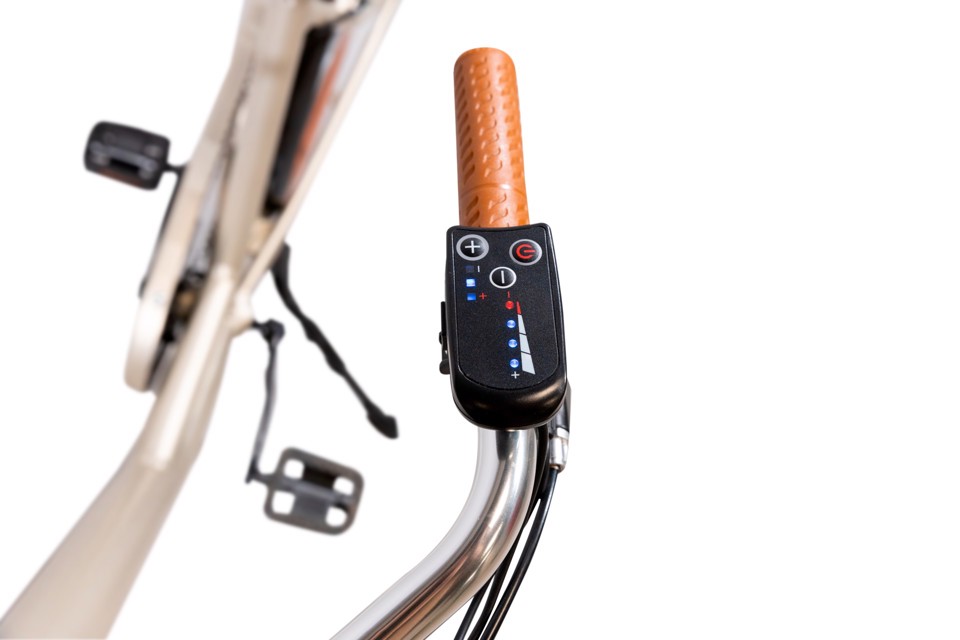 EMG  Bici Elettrica City-bike vintage Audrey con ruota da 26", freni V-brake, motore 250W batteria ultra slim 13Ah, cambio Shimano