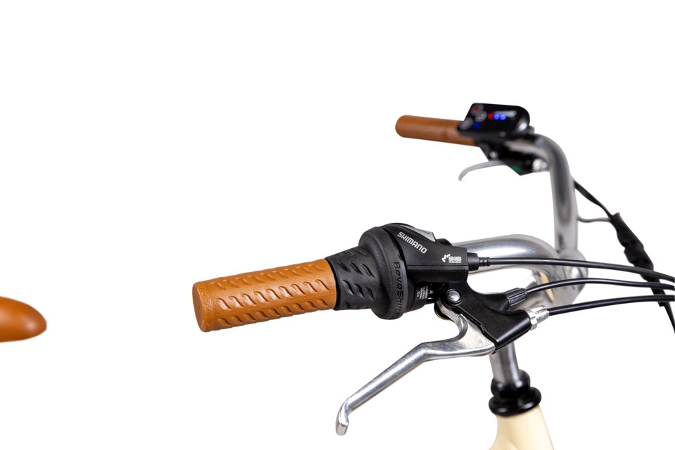 EMG  Bici Elettrica City bike vintage Shirley 250W, ruota da 26", freni V-brake a/p, cambio Shimano RS-36, batteria ultra slim 10Ah