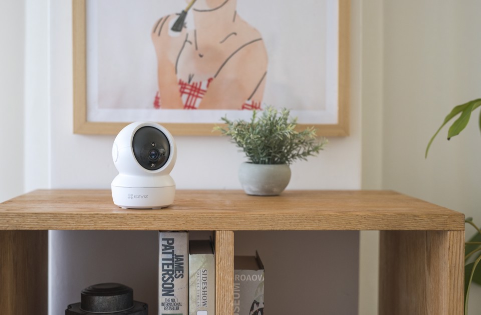 EZVIZ C6N Telecamera Wi-Fi motorizzata per interno con vista a 360°