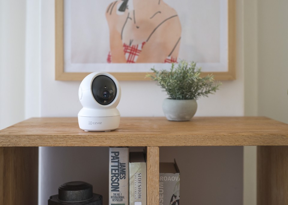 EZVIZ C6N Telecamera Wi-Fi motorizzata per interno con vista a 360°
