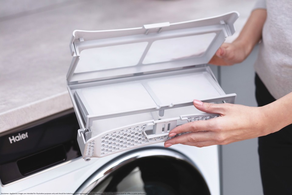 Haier HD90-A3939 asciugatrice Libera installazione Caricamento frontale 9 kg Bianco