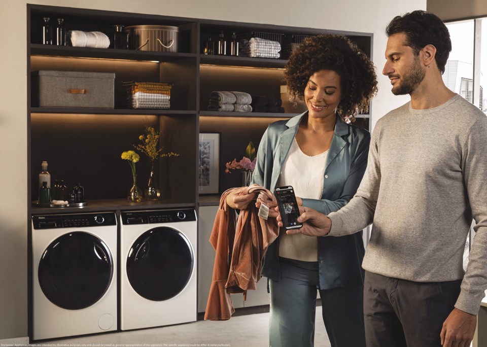 Haier I-Pro Series 5 I-Pro Serie 5, Lavatrice Carica Frontale 9 KG, 25% più efficente della classe A, 1400 giri, Bianco, Direct Motion, Refresh, Wi-Fi, HW90-B14959NEUIT