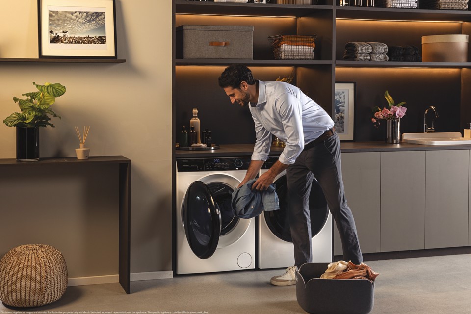 Haier I-Pro Series 5 I-Pro Serie 5, Lavatrice Carica Frontale 9 KG, 25% più efficente della classe A, 1400 giri, Bianco, Direct Motion, Refresh, Wi-Fi, HW90-B14959NEUIT
