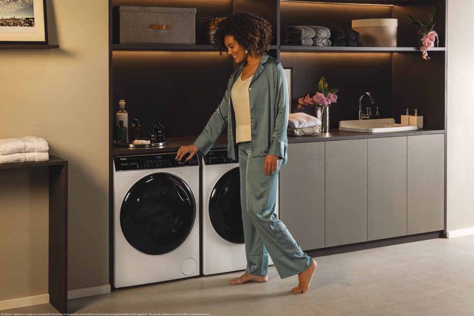 Haier I-Pro Series 5 I-Pro Serie 5, Lavatrice Carica Frontale 9 KG, 25% più efficente della classe A, 1400 giri, Bianco, Direct Motion, Refresh, Wi-Fi, HW90-B14959NEUIT