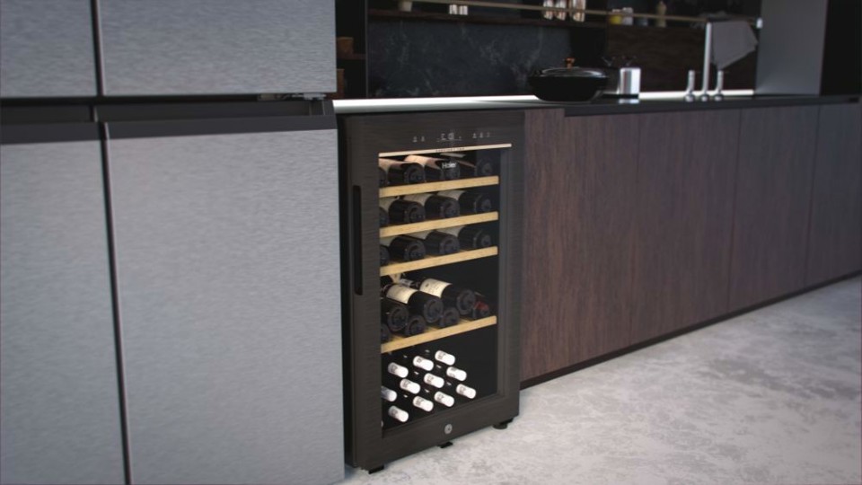 Haier Wine Bank 50 Serie 5 HWS49GA Cantinetta vino con compressore Libera installazione Nero 49 bottiglia/bottiglie
