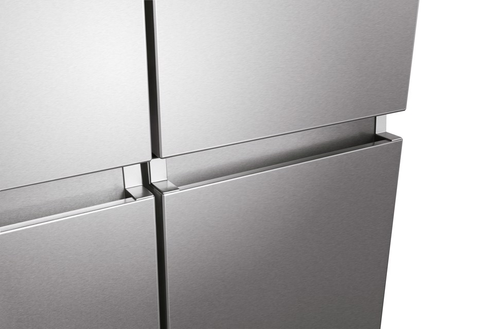 Hisense frigorifero Quattro Porte RQ758N4SWSE libera installazione 606L Classe E Dispenser Acqua Metal Cooling WiFi