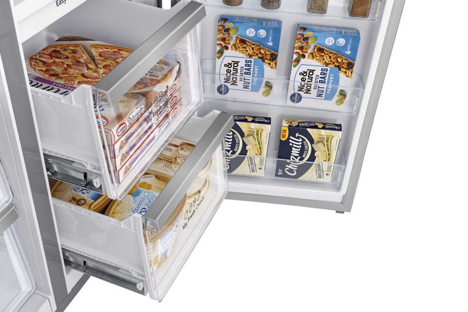 Hisense RQ758N4SWSE frigorifero side-by-side Libera installazione 606 L E Stainless steel