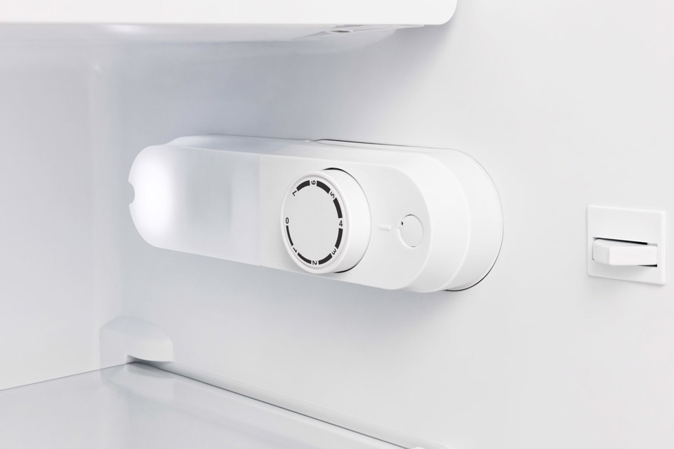 Hisense RR106D4CBE monoporta Libera installazione 82 L E Nero