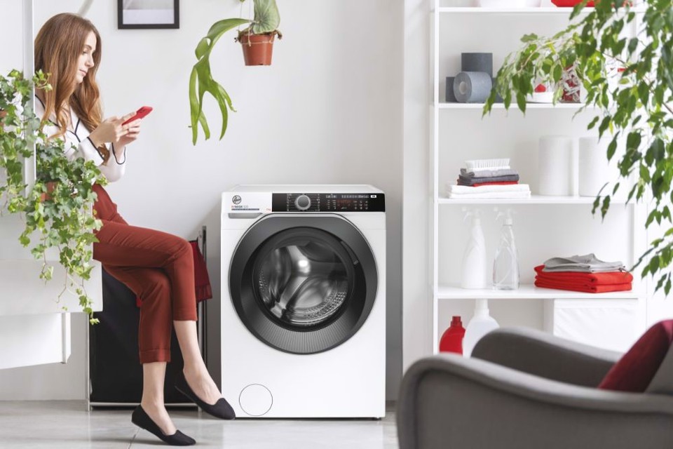 Hoover H-WASH 500 HWE4 37AMBS/1-S lavatrice Caricamento frontale 7 kg 1300 Giri/min A Bianco