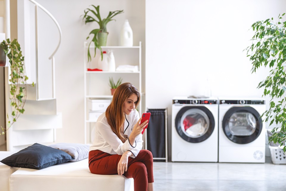 Hoover H-WASH 500 , Lavatrice Carica Frontale 9 KG, 15% più efficente della classe A, 1400 giri, Bianco, Inverter, Vapore, Wi-Fi, HWP 49AMBC7/1-S