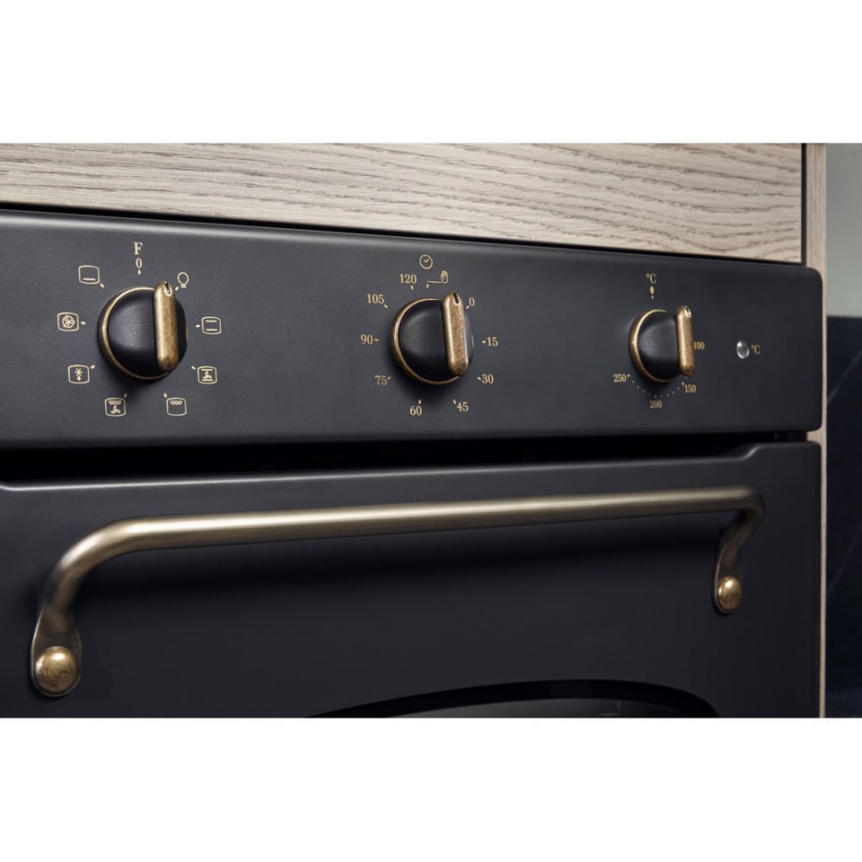 Hotpoint Ariston Ariston Forno da incasso FIT 834 AN HA Made in Italy