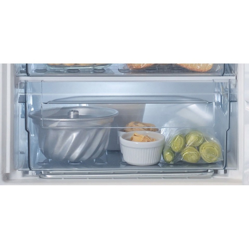 Hotpoint Ariston Congelatore verticale HABUFZ011