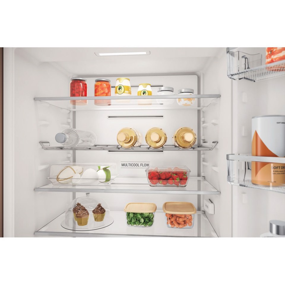 Hotpoint Ariston Frigorifero combinato ad incasso HA SP70 T121