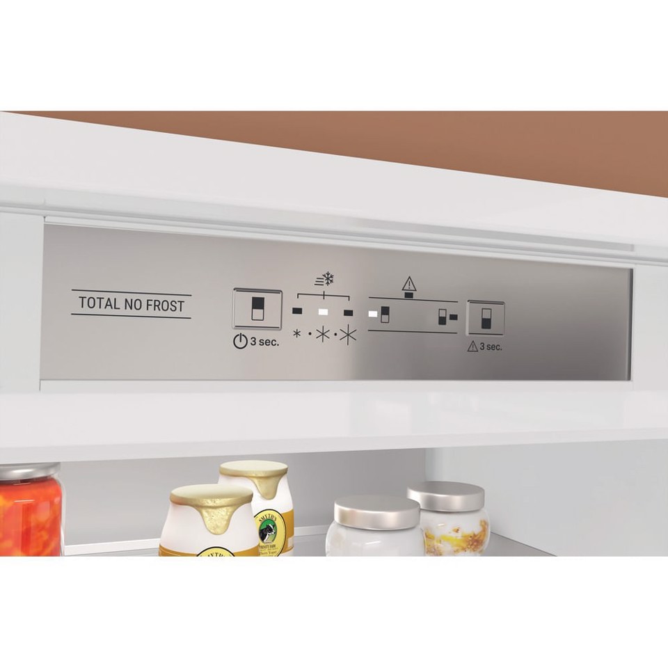 Hotpoint Ariston Frigorifero combinato ad incasso HA SP70 T121