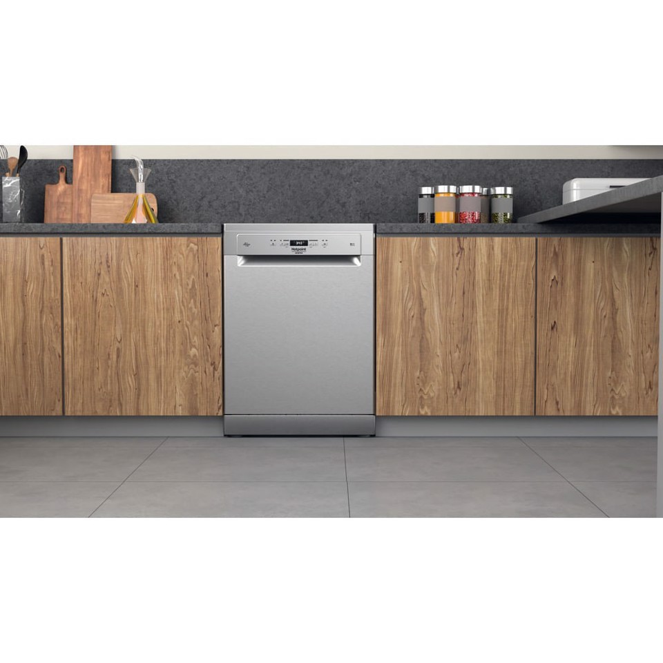 Hotpoint Ariston Lavastoviglie a libera installazione HFC 3C26 CW X