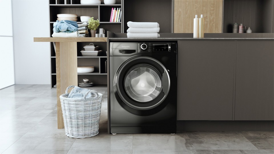 Hotpoint NBT 116 BLACK IT lavatrice Caricamento frontale 11 kg 1400 Giri/min Nero