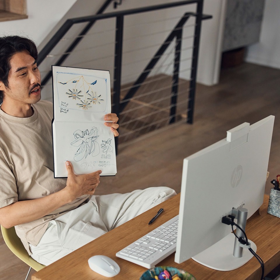 HP 24-cr0011nl PC AMD Ryzen™ 5 7520U 60,5 cm (23.8") 1920 x 1080 Pixel PC All-in-one 8 GB LPDDR5-SDRAM 512 GB SSD Windows 11 Home Wi-Fi 6 (802.11ax) Bianco