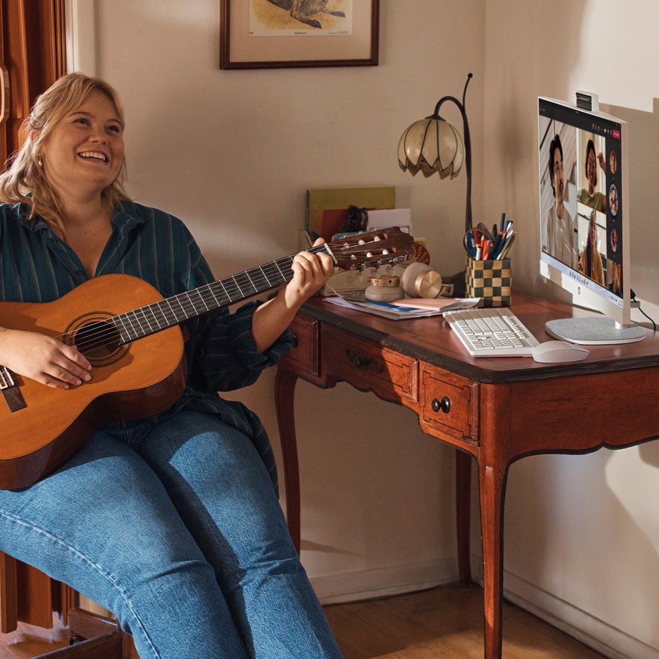 HP 27-cr0024nl Intel® Core™ i5 i5-1335U 68,6 cm (27") 1920 x 1080 Pixel PC All-in-one 8 GB DDR4-SDRAM 512 GB SSD Windows 11 Home Wi-Fi 6 (802.11ax) Bianco