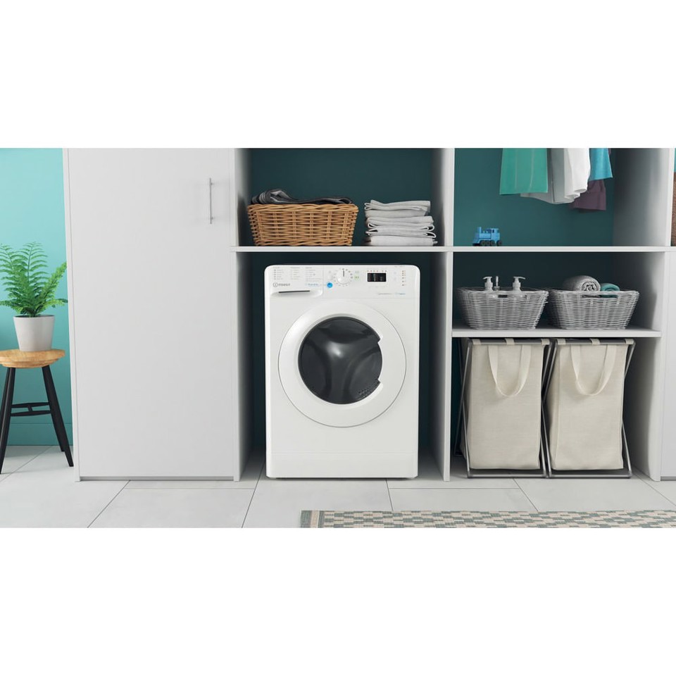Indesit BWSA 7125X WV IT lavatrice Caricamento frontale 7 kg 1200 Giri/min B Bianco