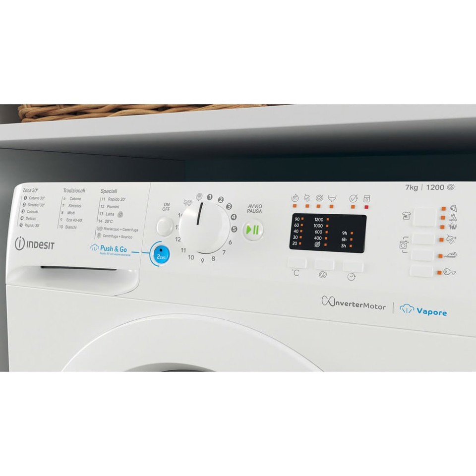 Indesit BWSA 7125X WV IT lavatrice Caricamento frontale 7 kg 1200 Giri/min B Bianco
