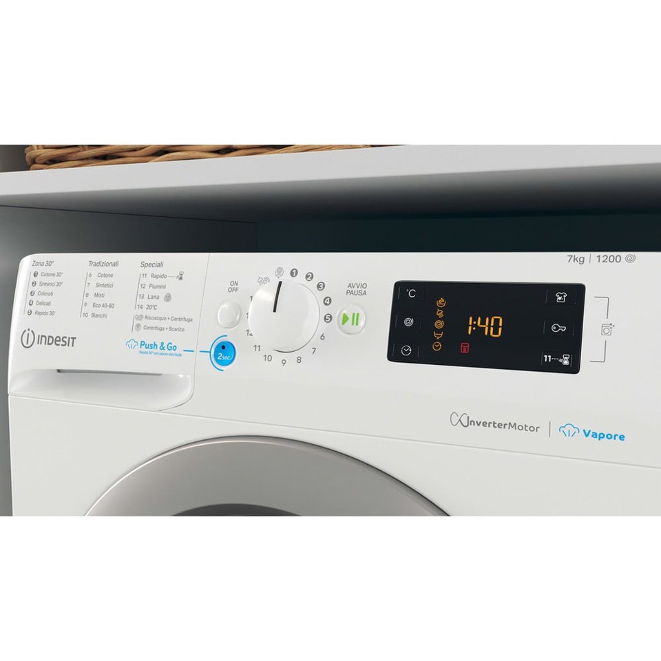 Indesit BWSE 7125X SV IT lavatrice Caricamento frontale 7 kg 1200 Giri/min B Bianco