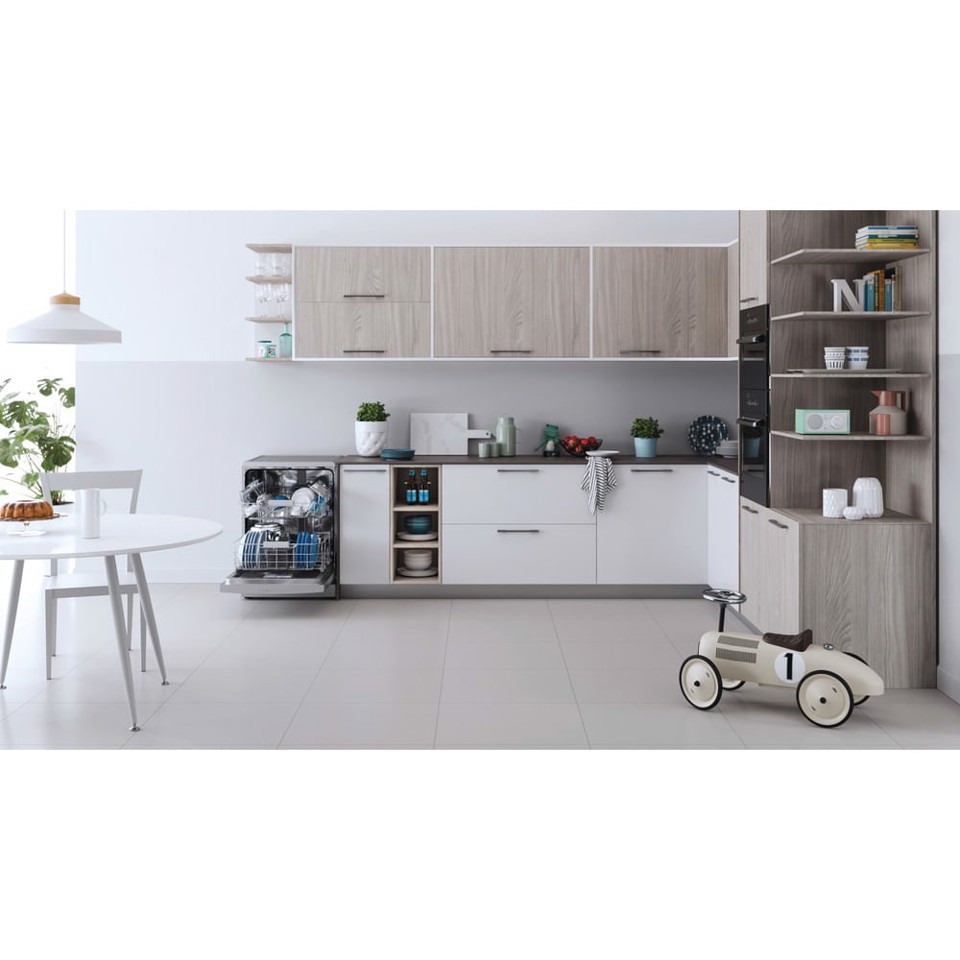 Indesit DFO 3C23 A X Libera installazione 14 coperti E