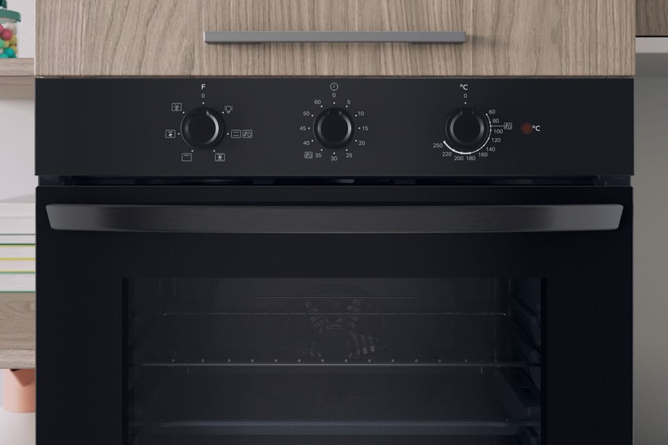 Indesit Forno da incasso IO 235H B - IO 235H B