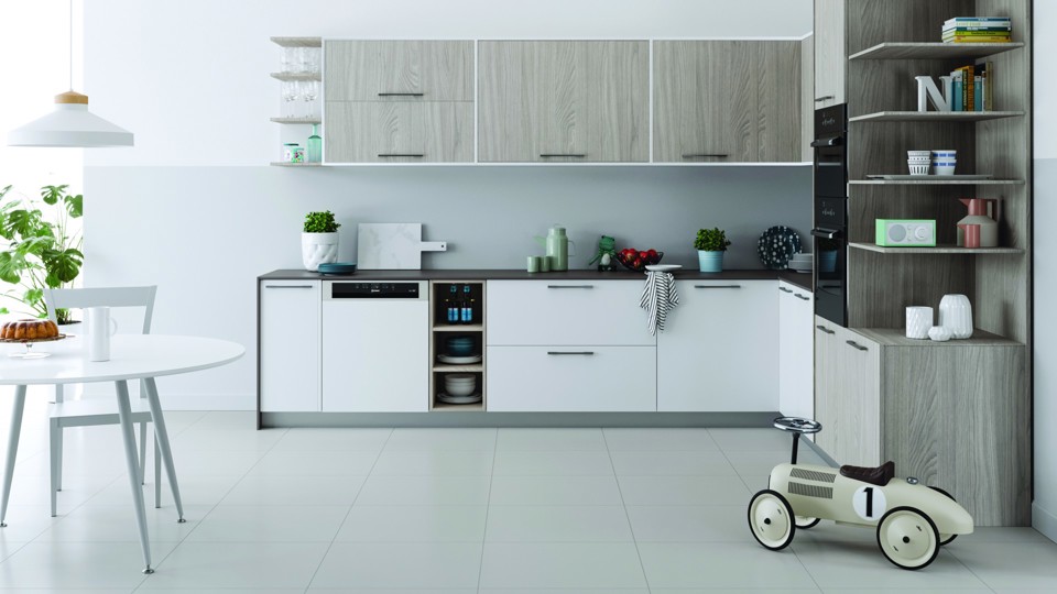 Indesit I3B L634 B lavastoviglie A scomparsa parziale 14 coperti D