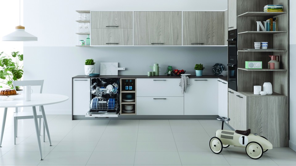 Indesit I3I D534A A scomparsa totale 14 coperti D