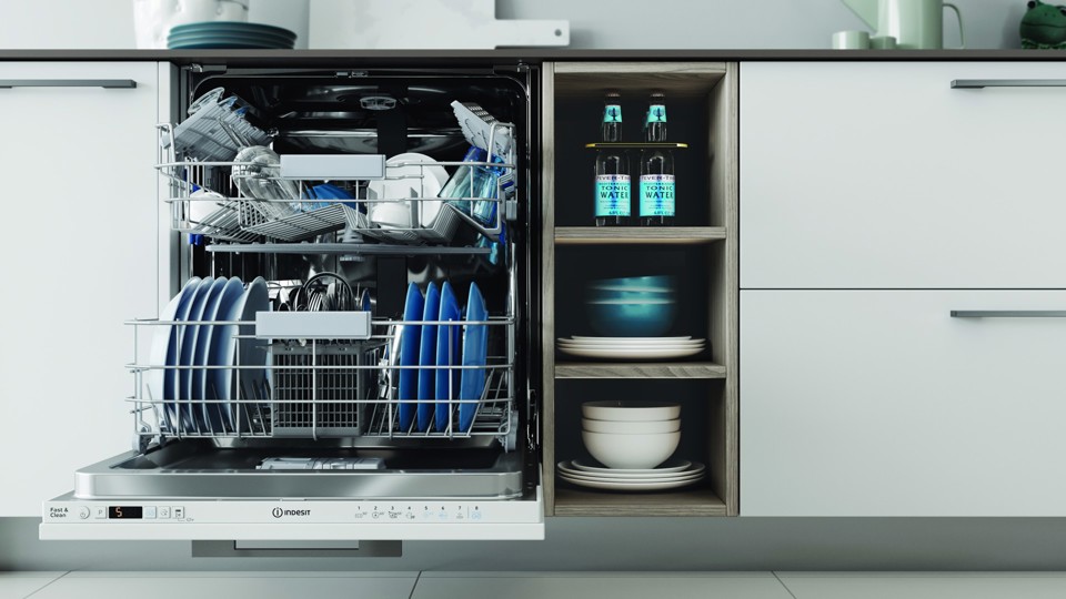 Indesit I3I D534A A scomparsa totale 14 coperti D