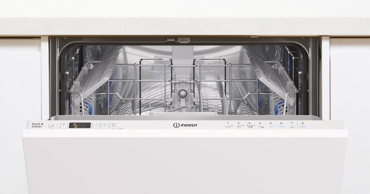 Indesit I3I D534A A scomparsa totale 14 coperti D