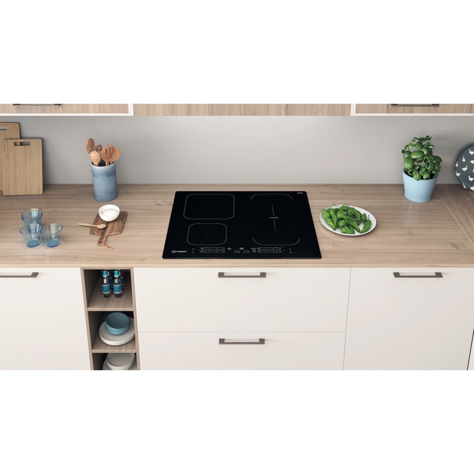 Indesit IB 65B60 NE Nero Da incasso 59 cm Piano cottura a induzione 4 Fornello(i)