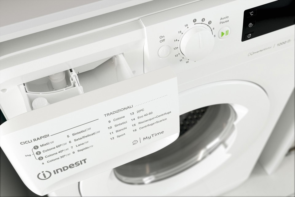 Indesit MTWE 91285 W IT lavatrice Caricamento frontale 9 kg 1200 Giri/min B Bianco