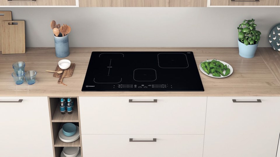 Indesit Piano cottura a induzione IB 21B77 NE - IB 21B77 NE Made in Italy