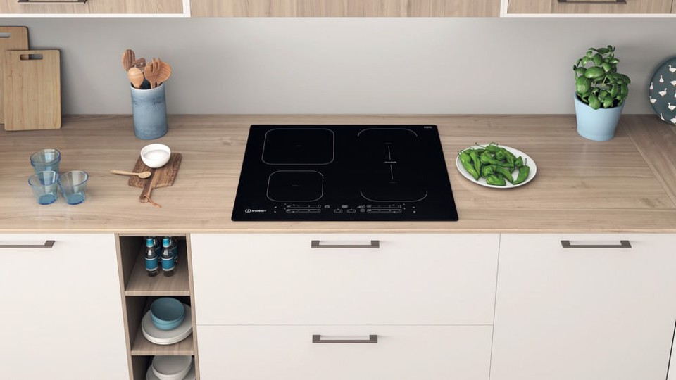 Indesit Piano cottura a induzione IB 65B60 NE - IB 65B60 NE Made in Italy