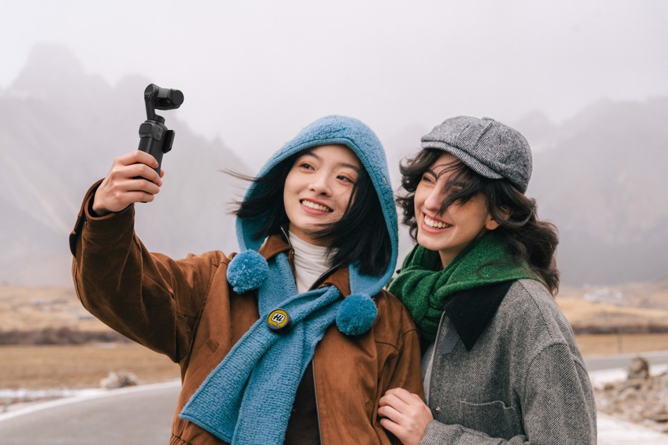 Insta360 Luna Ultra fotocamera per sport d'azione 200 MP 8K Ultra HD CMOS 25,4 / 1 mm (1 / 1") Wi-Fi 233 g
