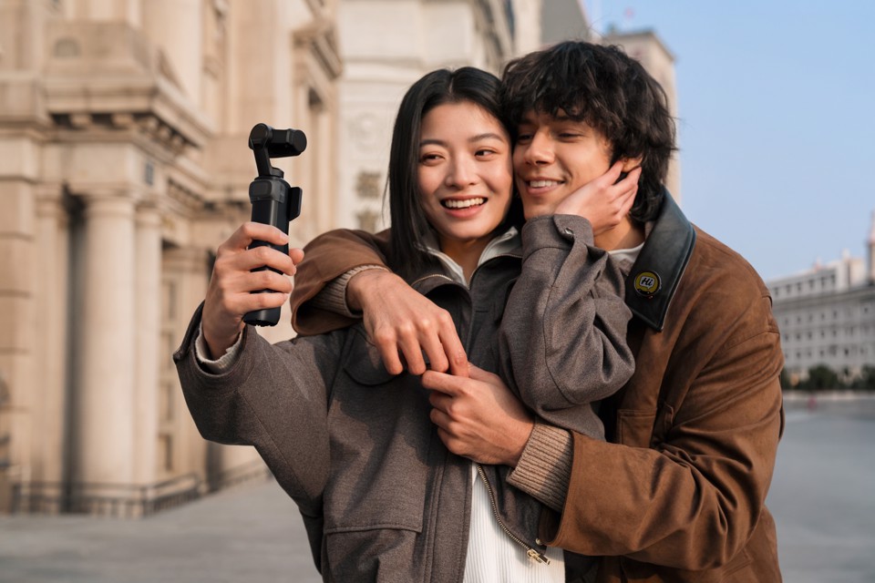 Insta360 Luna Ultra fotocamera per sport d'azione 200 MP 8K Ultra HD CMOS 25,4 / 1 mm (1 / 1") Wi-Fi 233 g