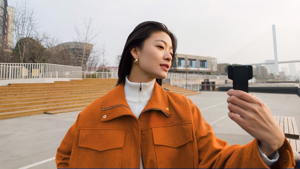 Insta360 Luna Ultra fotocamera per sport d'azione 200 MP 8K Ultra HD CMOS 25,4 / 1 mm (1 / 1") Wi-Fi 233 g