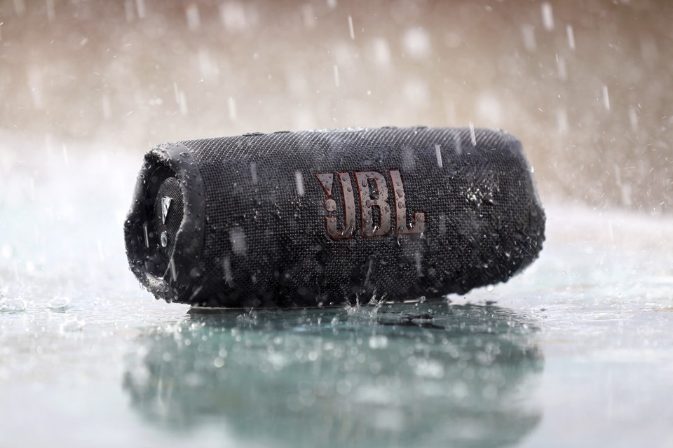 JBL CHARGE 5, Sistema audio portatile Waterproof e Dustproof stereo, Nero