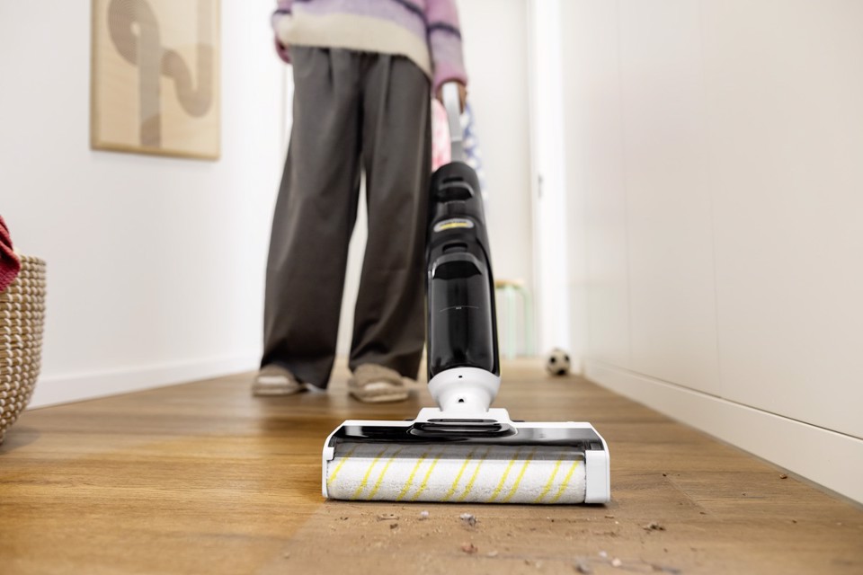 Kärcher FCV 4 Aspirapolvere 3-in-1 Batteria Secco e bagnato Senza sacchetto 180 W Nero, Bianco