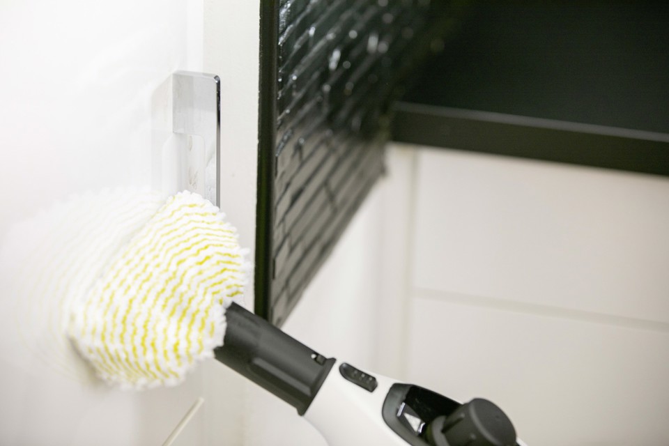 Kärcher SC 1 EasyFix Pulitore a vapore portatile 1200 W Nero, Bianco