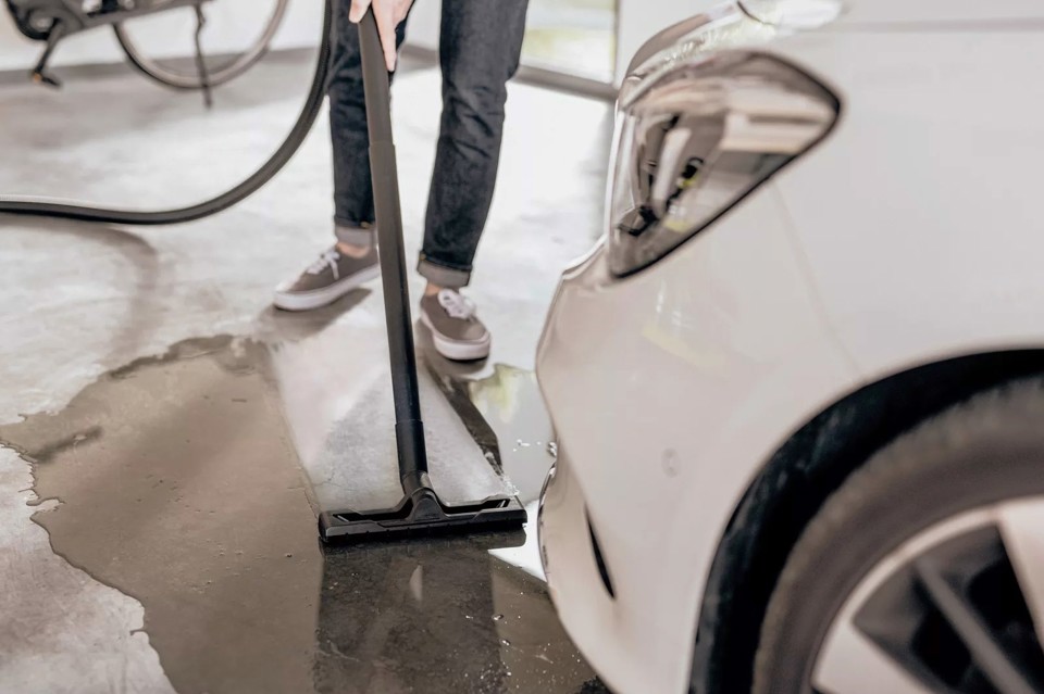 Kärcher WD 2 Plus V-12/4/18 12 L Aspiratore a cilindro Secco e bagnato 1000 W Sacchetto per la polvere