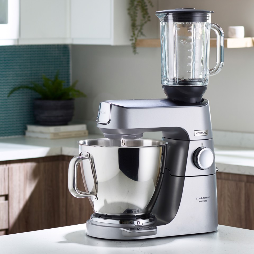 Kenwood Titanium Chef Baker XL - Impastatrice planetaria, 4 ganci e fruste inox, 1200W, 7L, Silver (KVL85.124SI )