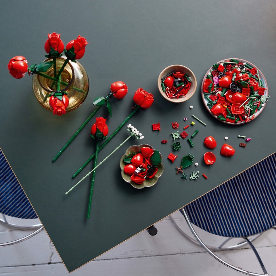 LEGO Botanicals 10328 Bouquet di Rose, Set Fiori Finti per Adulti, Idea Regalo per Donna o Uomo dalla Collezione Botanica
