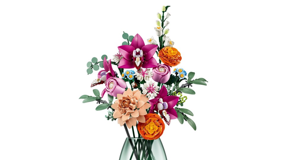 LEGO Botanicals 10342 Bouquet di Fiori Rosa, Kit Modellismo Adulti, Decorazioni Casa con Piante Finte, Idea Regalo Donna o Uomo